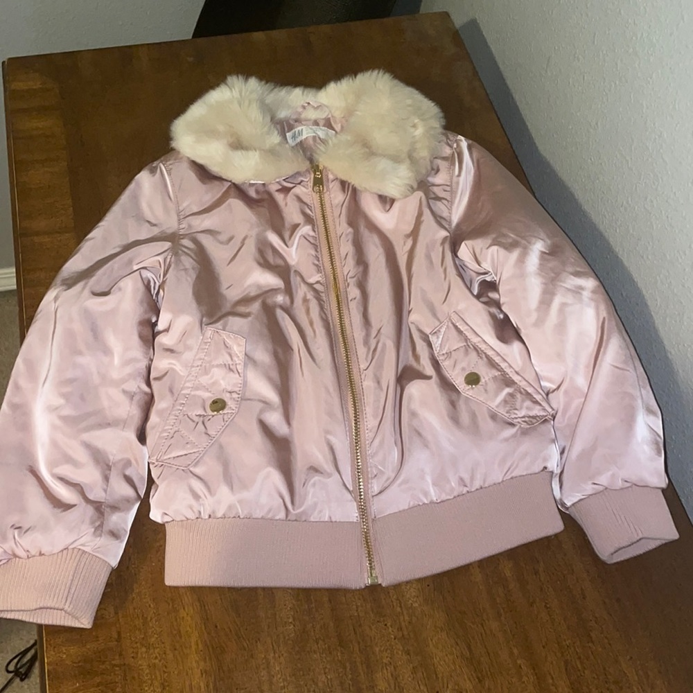 Like new H&M puffer with faux fur color